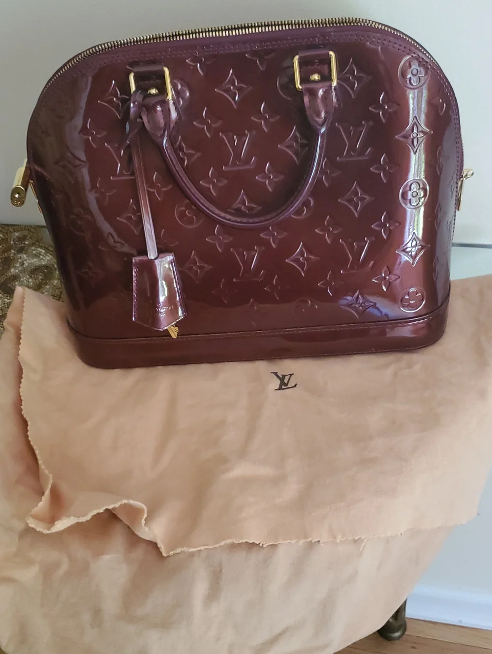 Louis Vuitton Vernis Alma PM Handbag in Burgundy Patent With The Bag